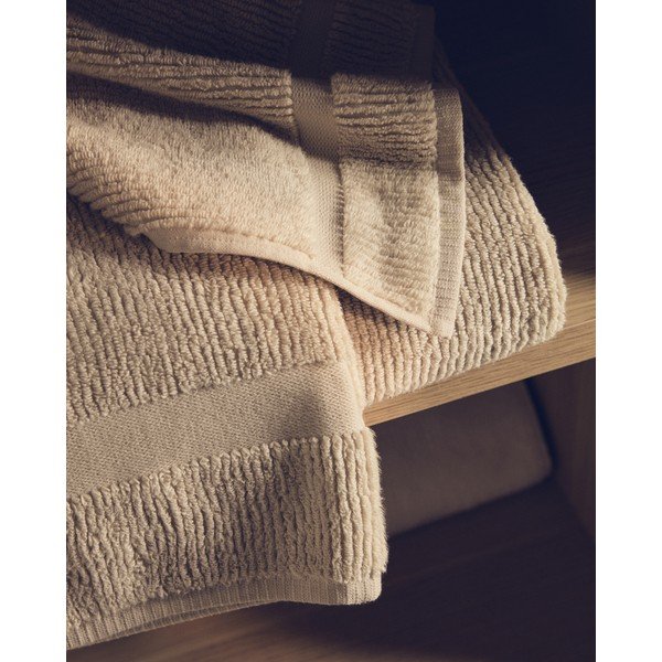 Béžový froté bavlnený uterák 30x50 cm Olvira – Kave Home-image-2