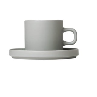 Súprava 2 svetlosivých keramických šálok na kávu s tanierikmi Blomus Pilar, 200 ml