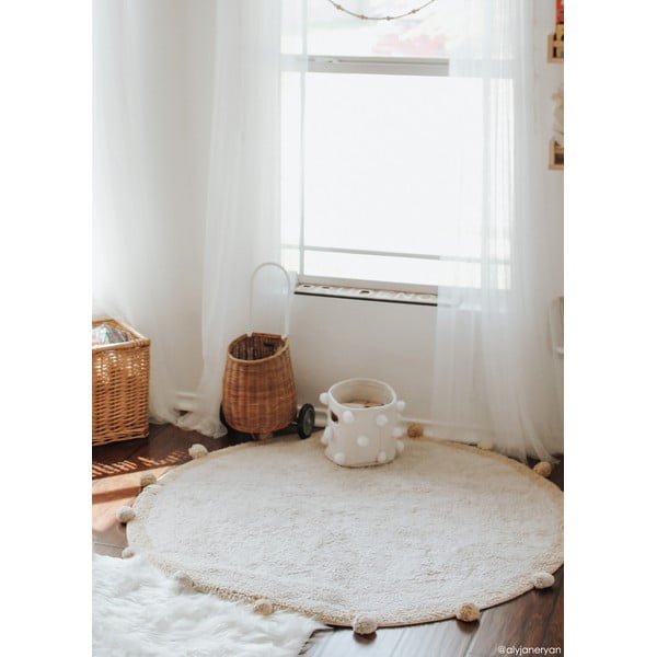 Béžový prateľný ručne tkaný bavlnený detský koberec ø120 cm Bubbly Honey – Lorena Canals-image-1