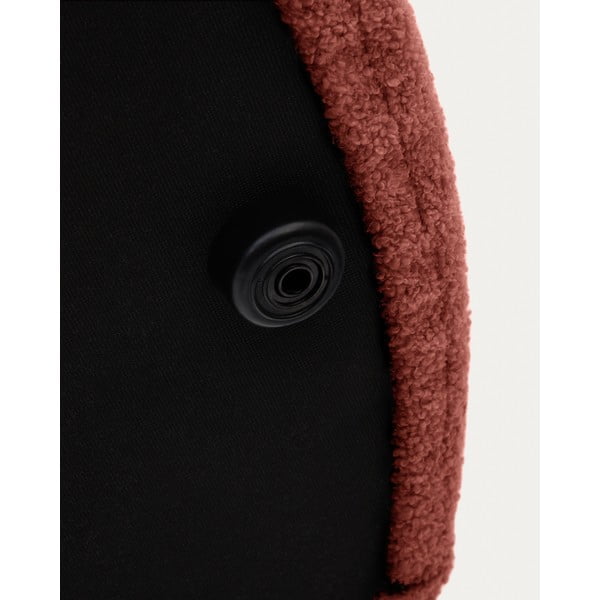 Taburet v terakotovej farbe z textílie buklé Kaeli – Kave Home-image-4