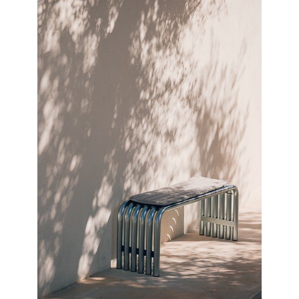 Kovová záhradná lavica v striebornej farbe Nokk – noo.ma-image-1