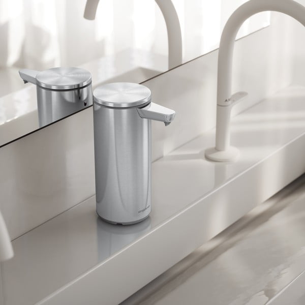 Bezdotykový oceľový dávkovač mydla v matne striebornej farbe 266 ml – simplehuman-image-1