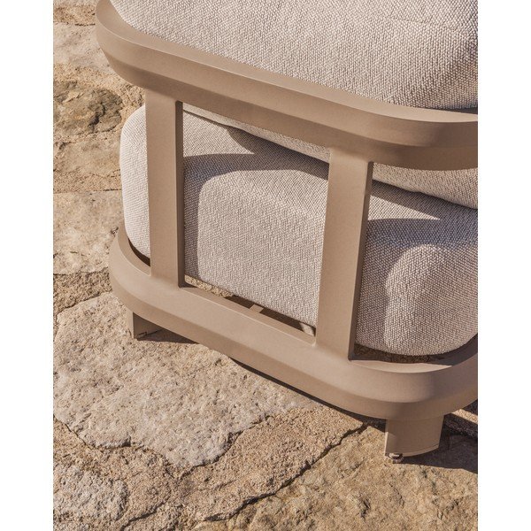 Krémovobiele/taupe polstrované záhradné kreslo Nerano – Kave Home-image-3