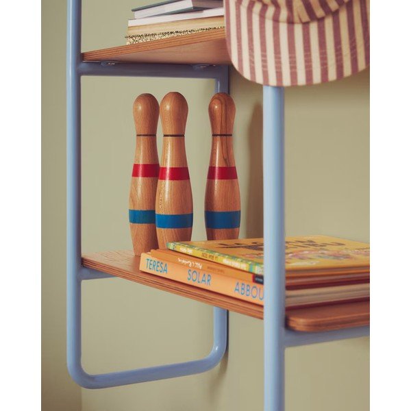 Svetlomodrá/v prírodnej farbe závesná detská knižnica v dekore jaseňa 60x70x28 cm Tinn – Kave Home-image-4