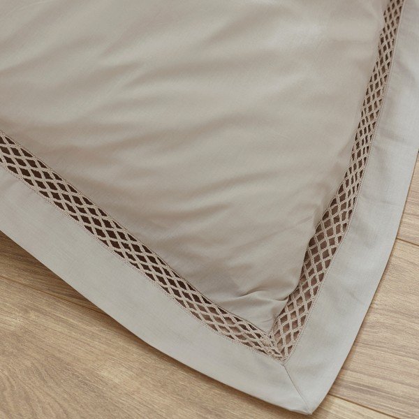 Svetlohnedé obliečky na dvojlôžko/predĺžené 230x220 cm Classic Lattice Lace – Catherine Lansfield-image-3