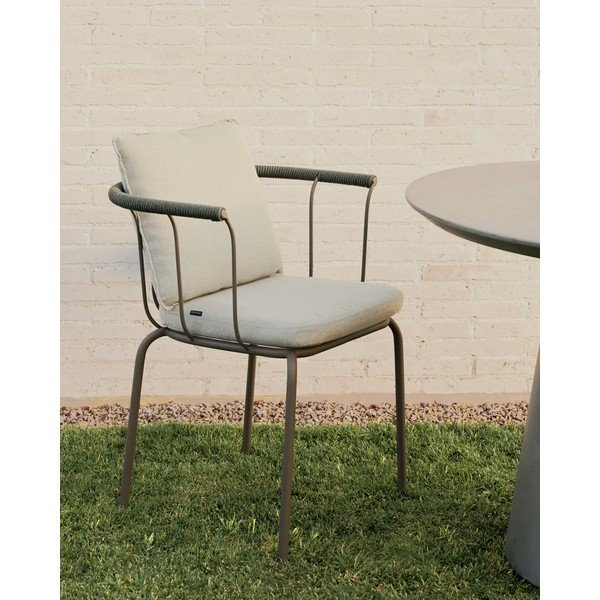 Zelená/béžová kovová záhradná stolička Salguer - Kave Home-image-1