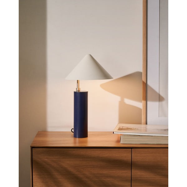 Tmavomodrá stolová lampa s kovovým tienidlom (výška 42 cm) Shiva – Kave Home-image-1