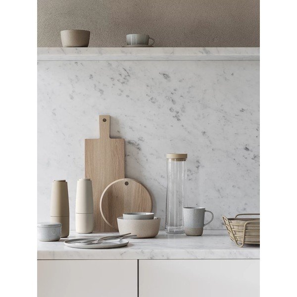 Svetlosivý servírovací keramický tanier Sablo L – Blomus-image-3