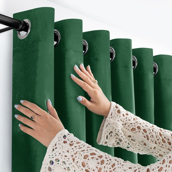 Zelený zamatový dimout záves 140x270 cm Velto – Filumi-image-2