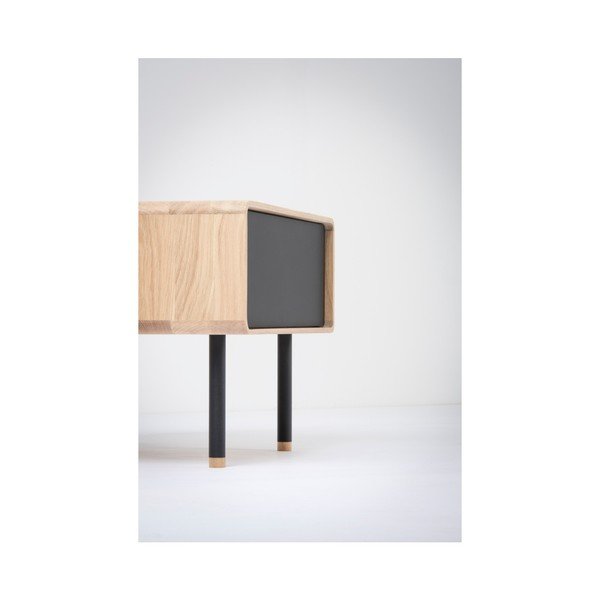 Nočný stolík z dubového dreva s čiernou zásuvkou Gazzda Fina-image-4