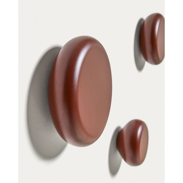 Červené nástenné drevené háčiky v súprave 3 ks Nadue – Kave Home-image-1