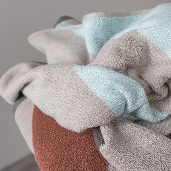 Froté osuška z bio bavlny v mentolovej farbe 70x133 cm Diagonal – Mette Ditmer Denmark-image-3