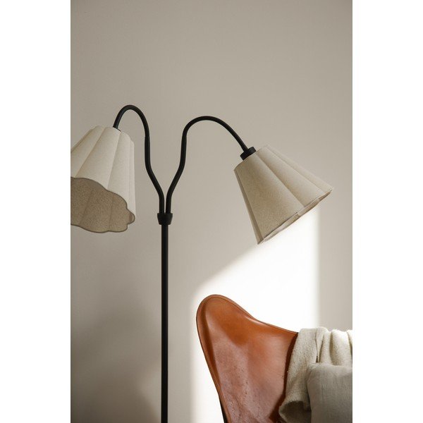 Čierna/béžová ľanová stojacia lampa s ohýbateľnou konštrukciou (výška  149 cm) Veya – Markslöjd-image-1