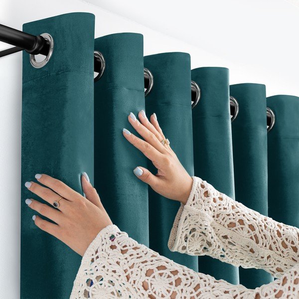 Zamatový dimout záves v petrolejovej farbe 265x225 cm Velto – Filumi-image-3