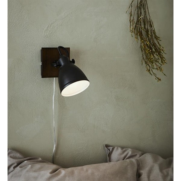 Čierne nástenné svietidlo Markslöjd Native, výška 18,5 cm-image-2