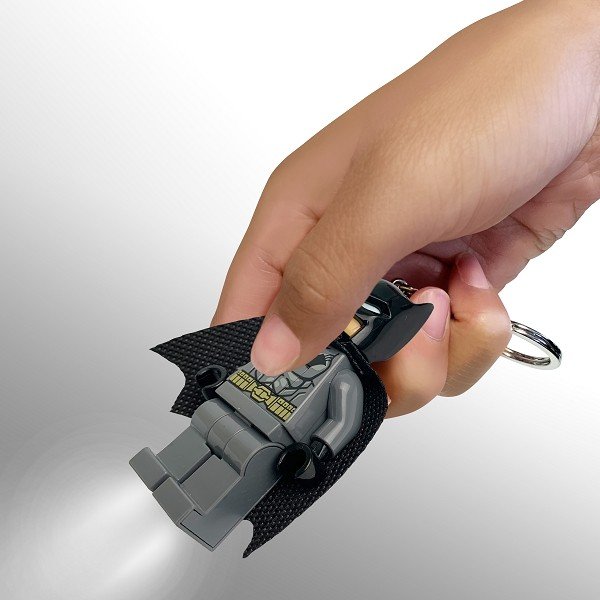 Kľúčenka so svietidlom Batman – LEGO®-image-1
