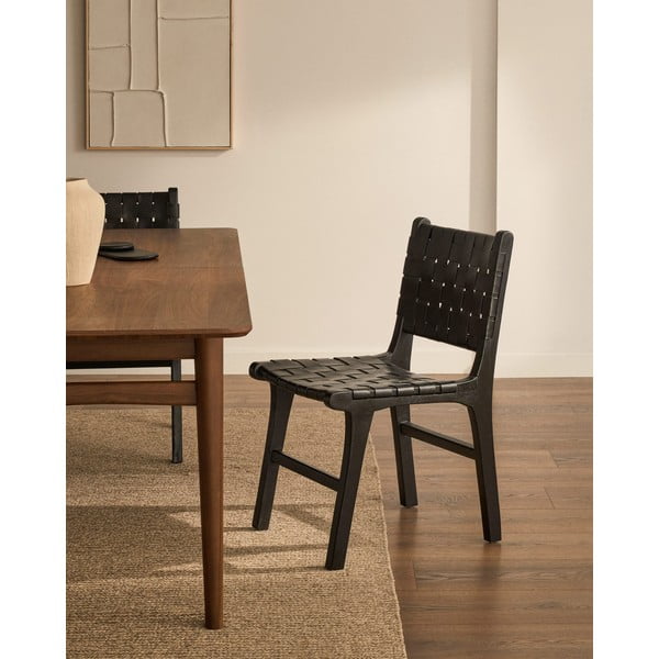 Čierna jedálenská stolička z mahagónového dreva Calixta – Kave Home-image-1