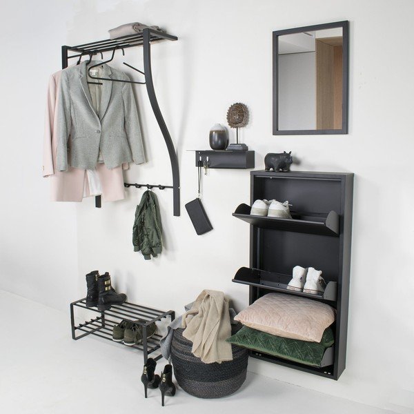 Kovový nástenný vešiak v striebornej farbe s poličkou 75 cm Carve – Spinder Design-image-1