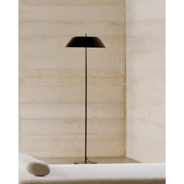 Čierna stojacia lampa s kovovým tienidlom (výška 153 cm) Sayra – Kave Home-image-2