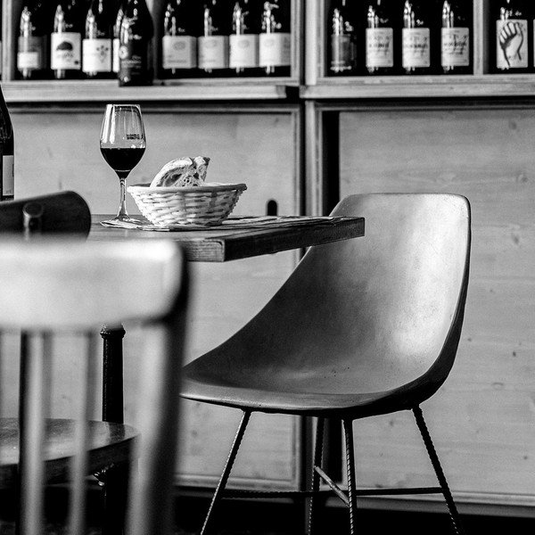 Betónová jedálenská stolička Lyon Béton Hauteville-image-1