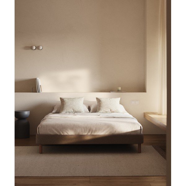 Hnedá čalúnená dvojlôžková posteľ bez čela 160x200 cm Ofelia – Kave Home-image-1