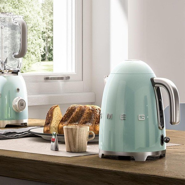 Svetlozelená rýchlovarná kanvica 1,7 l 50's Retro Style – SMEG-image-3