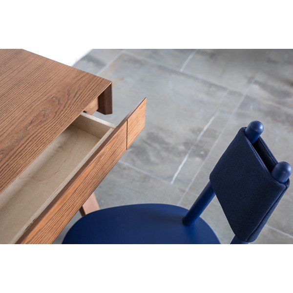 Hnedý písací stôl s nohami z jaseňového dreva EMKO 4.9, 140 x 70 cm-image-1