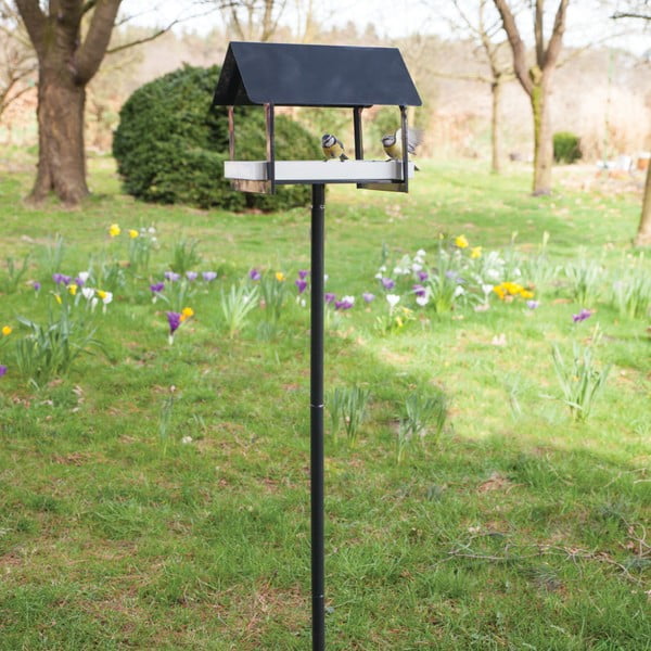 Antracitovosivá kovová vtáčia búdka so zapichovadlom Esschert Design, výška 126 cm-image-3