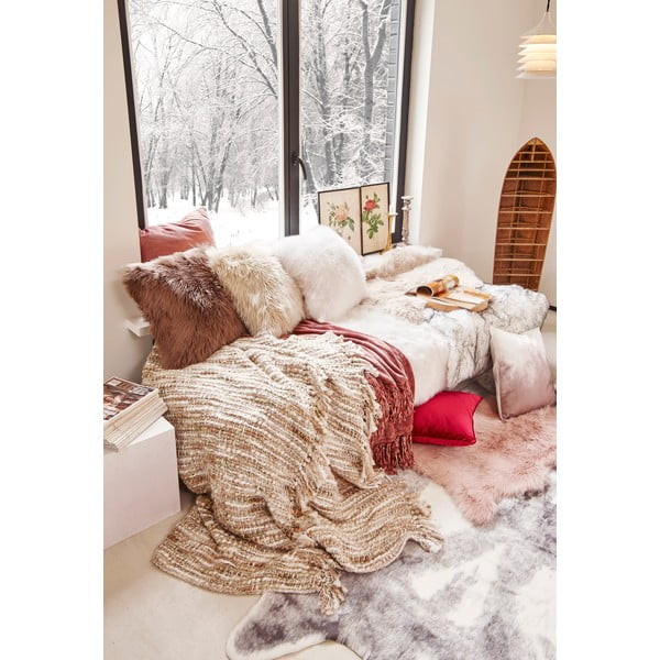 Hnedý dekoratívny vankúš z umelej kožušiny Tiseco Home Studio, 45 x 45 cm-image-1