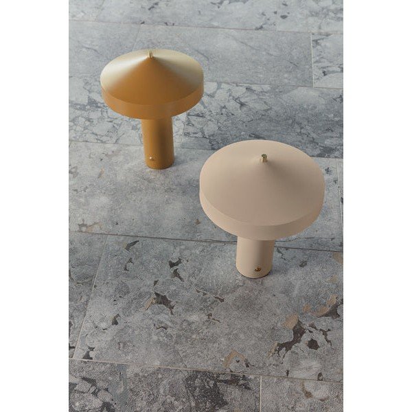 Okrovožltá kovová stolová lampa (výška  41 cm) Hatto – OYOY Living Design-image-3