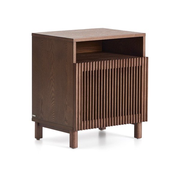 Tmavohnedý nočný stolík v dekore orecha s poličkami Beyla – Kave Home-image-3