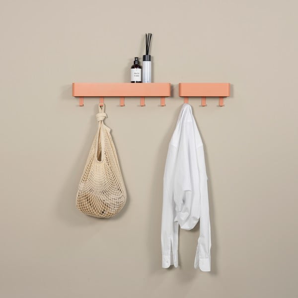 Kovový nástenný vešiak v lososovej farbe s poličkou 52 cm Dax Play – Spinder Design-image-3