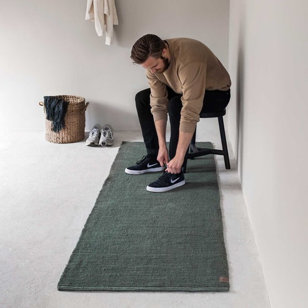Tmavozelený jutový koberec behúň 75x245 cm Ribbon – Mette Ditmer Denmark-image-2