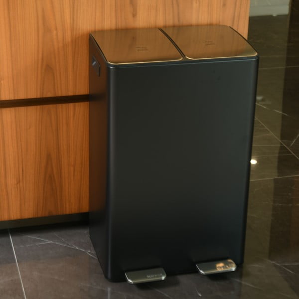 Tmavosivý oceľový odpadkový kôš 2x30 l na triedený odpad/nášľapný Aliya – Spirella-image-2