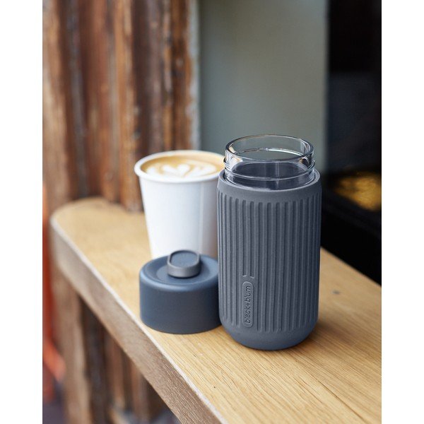 Tmavosivý sklenený cestovný hrnček 340 ml – Black + Blum-image-1