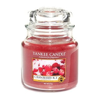 Vonná sviečka Yankee Candle Ľadové Brusnice, doba horenia 65 - 90 hodín
