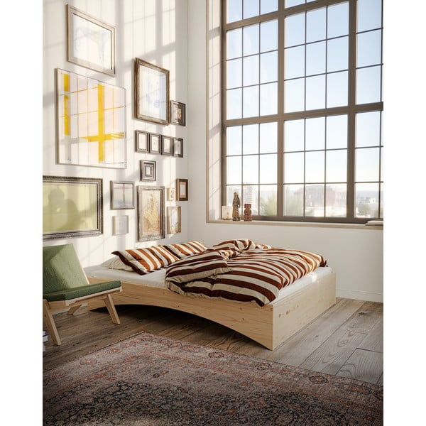 Dvojlôžková posteľ z borovicového dreva bez čela 180x200 cm v prírodnej farbe Orbit – Karup Design-image-1