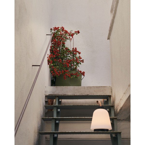 Biela plastová LED stmievateľná stolová lampa (výška 24 cm) Udiya – Kave Home-image-4