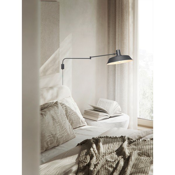 Matne čierne nástenné svietidlo s ohýbateľnou konštrukciou do zásuvky ø 35,5 cm Bolder – Trio-image-1