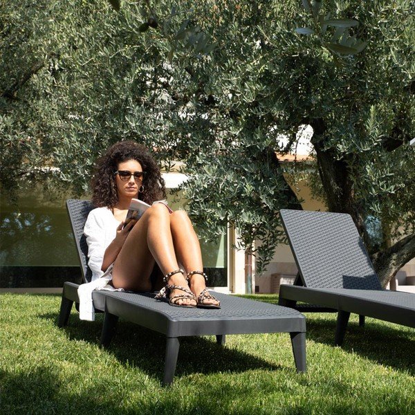 Čierne záhradné ležadlo z umelého ratanu Numana – Toomax-image-1