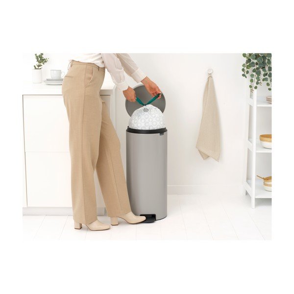 Svetlosivý pedálový oceľový odpadkový kôš 30 l NewIcon – Brabantia-image-4