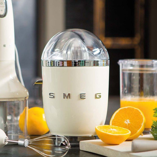 Krémovobiely odšťavovač 50's Retro Style – SMEG-image-1