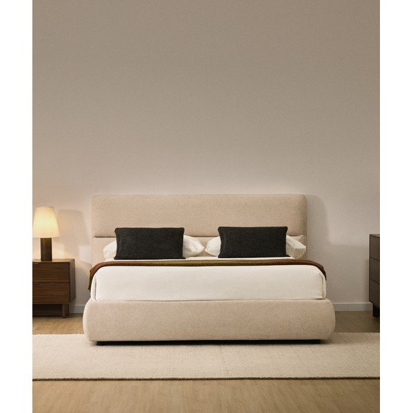 Béžová čalúnená dvojlôžková posteľ zo ženilky s úložným priestorom s roštom 160x200 cm Dafra – Kave Home-image-1