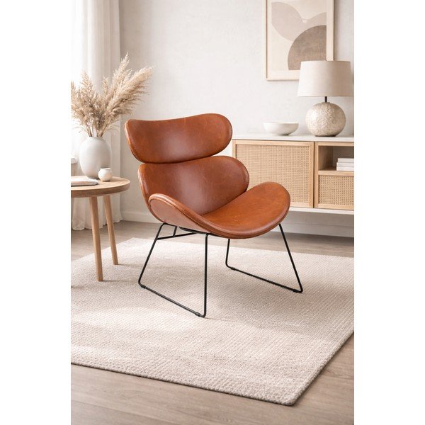 Hnedé kreslo z imitácie kože s čiernymi nohami Actona Cazar-image-1