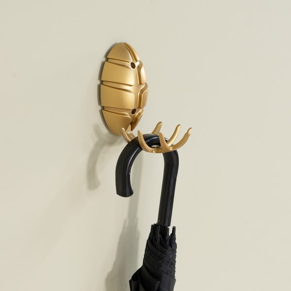 Nástenný plastový háčik v zlatej farbe Bug – Spinder Design-image-4