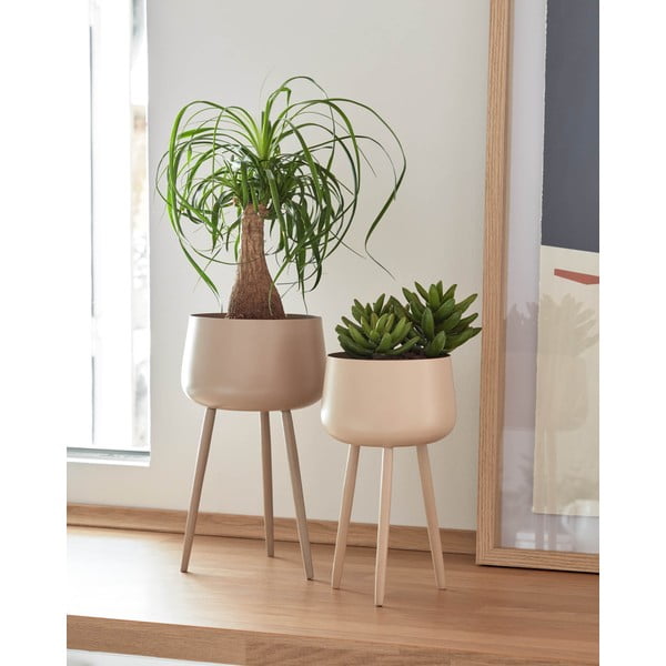 Kovový stojan na kvety ø 15 cm (výška 28 cm) Apia – Kave Home-image-1