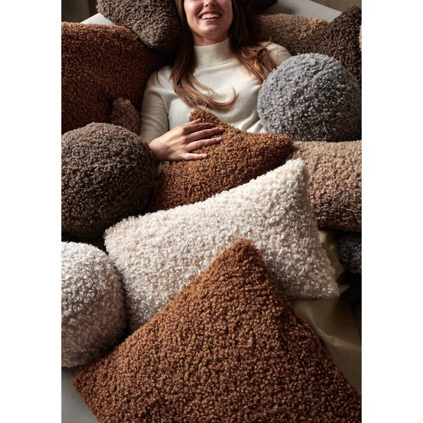 Plyšový dekoračný vankúš ø 26 cm Teddy – Blomus-image-3