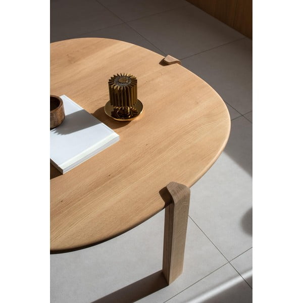 Okrúhly konferenčný stolík z dubového dreva v prírodnej farbe ø 100 cm Kulin – Gazzda-image-1