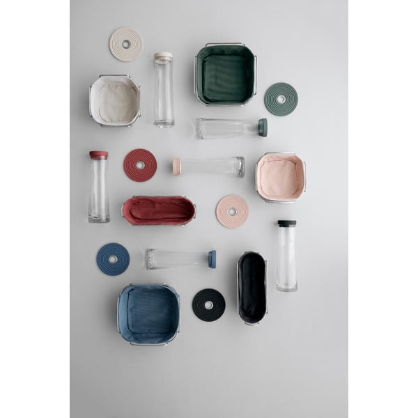 Sklenená karafa na vodu s béžovým silikónovým vekom Blomus Aqua, 1 l-image-1