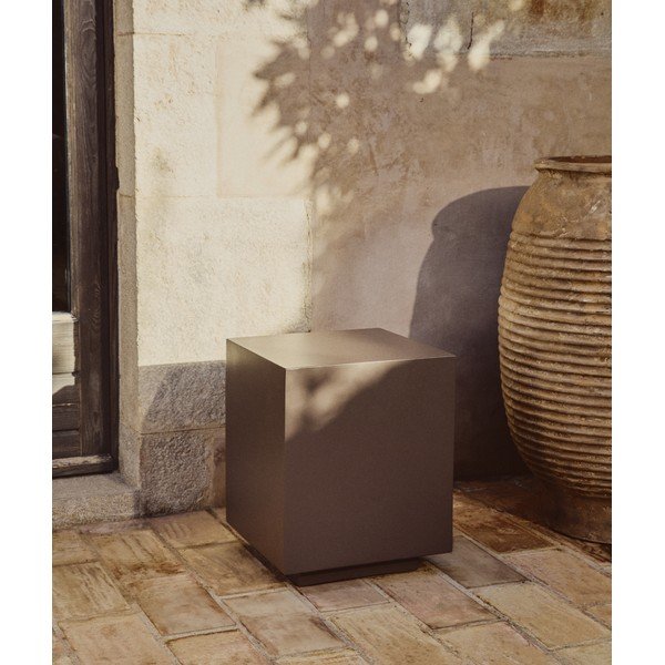 Betónový záhradný stolík 35x35 cm Rustella – Kave Home-image-1